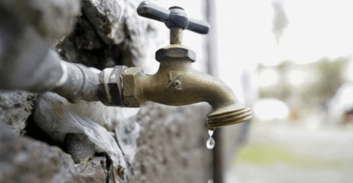 Fuga afectará suministro de agua en 17 colonias de la zona metropolitana