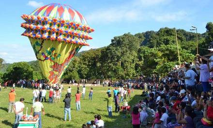 Celebrará Acatlán Día de Muertos con globos de cantoya