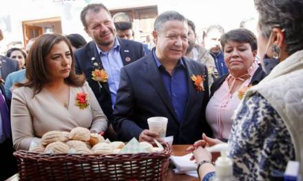 Asiste Julio Menchaca a la inauguración del 14º Festival Internacional del Paste
