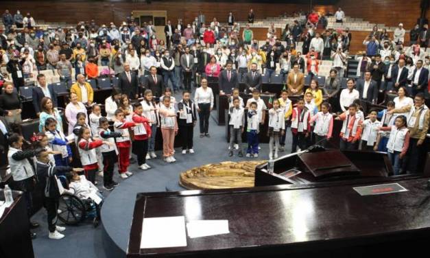 En el Congreso toman protesta 30 legisladores infantiles