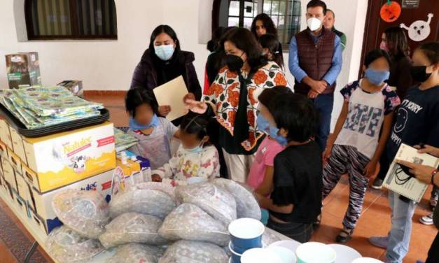 Entrega Edda Vite insumos y alimentos en Casa de la Niña y la Casa Cuna