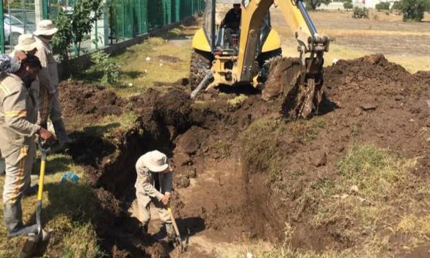 Reemplazan línea de agua potable