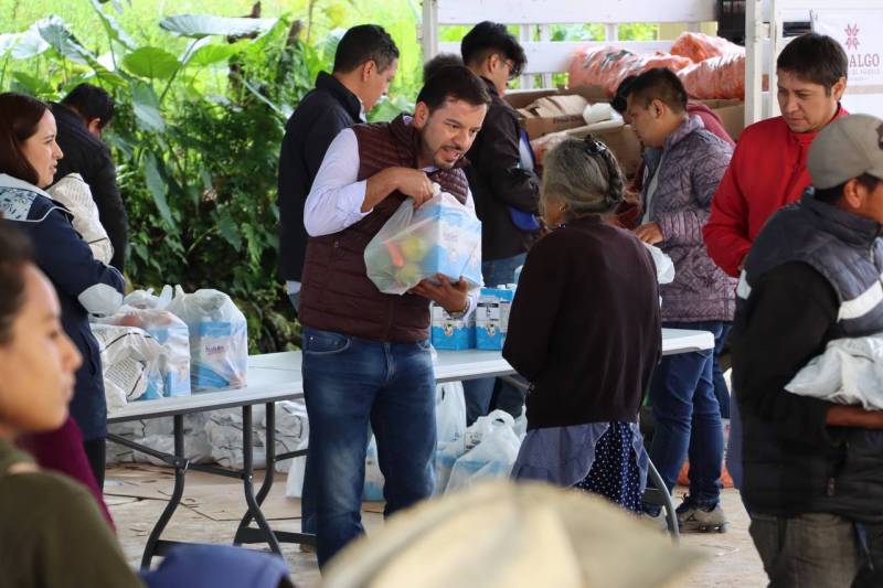 Entrega DIFH apoyo nutricional en Zacualtipán
