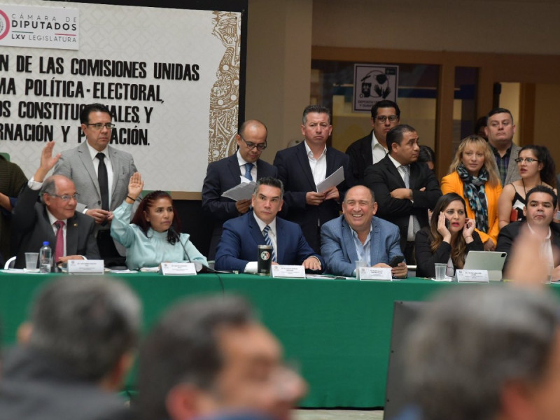 Diputados avalan dictamen de reforma electoral de AMLO