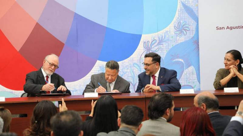 Encabeza Julio Menchaca firma de convenio entre el IPN y Citnova