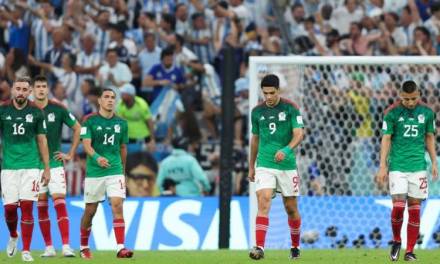 Argentina vence a México y complica su pase a octavos de final