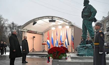 Putin y Díaz-Canel develan estatua de Fidel Castro en Moscú