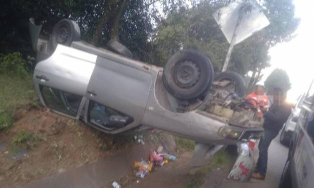 Deja cuatro lesionados accidente en la carretera del Tejocotal