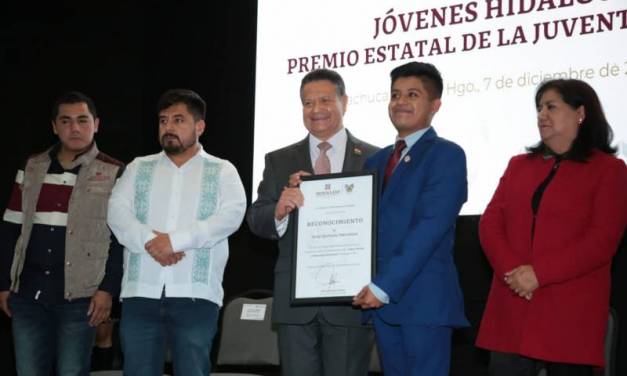 Entregan Premio Estatal para la Juventud a 16 hidalguenses