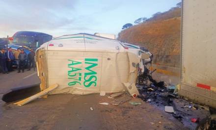 Aparatoso accidente en Tepeji deja a un muerto