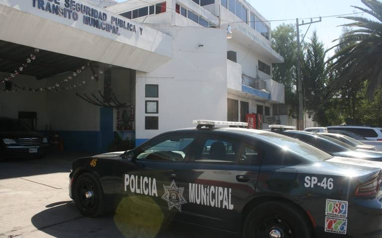 Roban patrulla a policía municipal de Tula