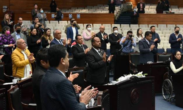 Aprueban creación del Instituto para Devolverle al Pueblo lo Robado