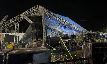 Se desploma escenario musical en San Salvador