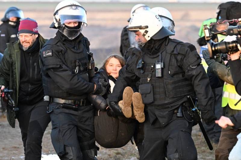 Detienen a la activista Greta Thunberg