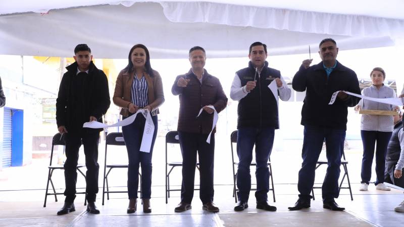 Inaugura gobernador calle “16 de enero” en Acatlán