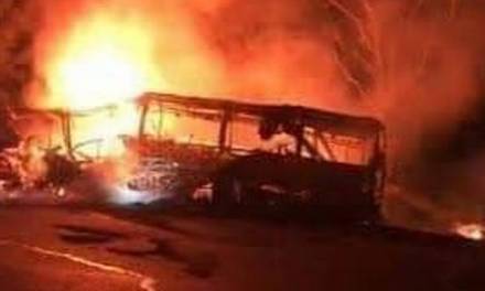 Autobús se incendia en Atotonilco de Tula