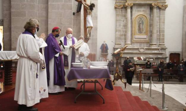 Anuncia Arzobispo misa para médicos y enfermeras