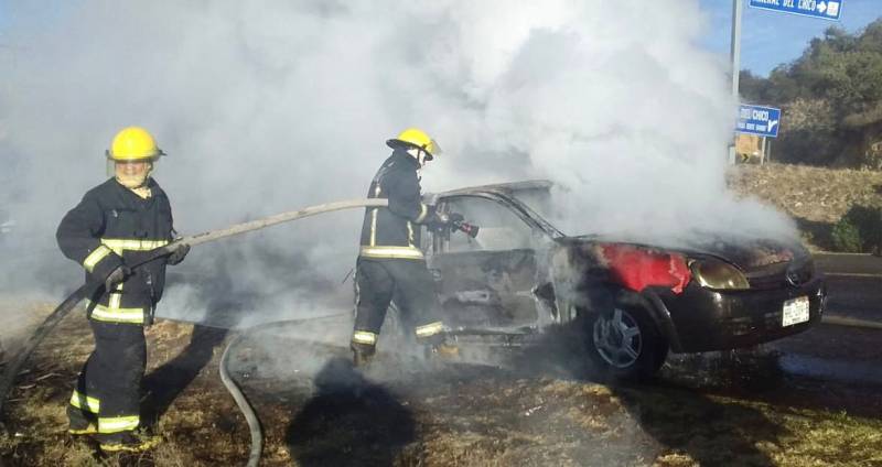 Se incendian autos en Tulancingo y Mineral del Monte