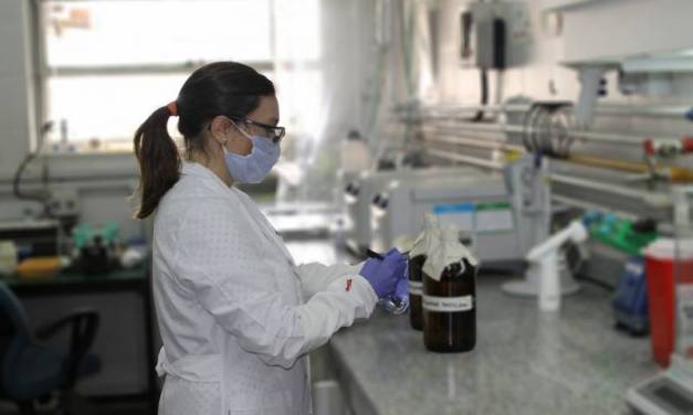Estereotipos frenan desempeño de mujeres en la ciencia