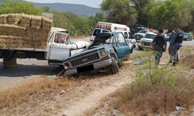 Percance vial deja 2 muertos y 2 lesionados