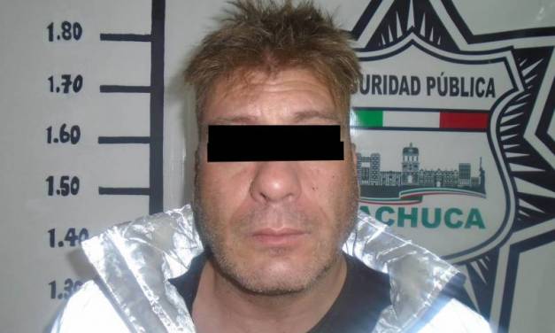 Detienen a hombre por golpear a su madre