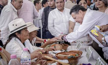 Menchaca inaugura la 42ª Muestra Gastronómica de Santiago de Anaya
