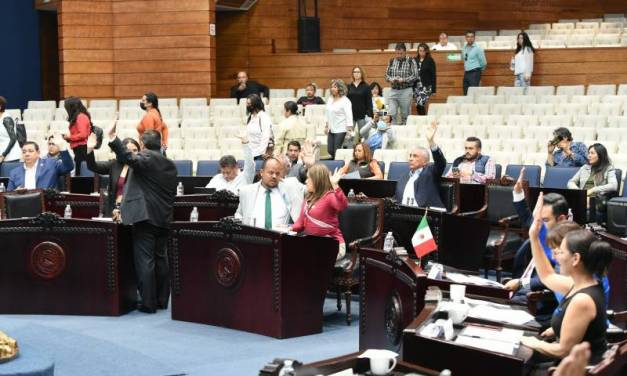 Hay rezago legislativo en Congreso, aseguran