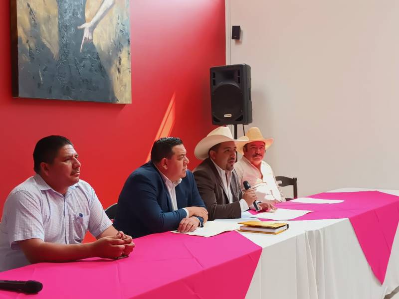 Francisco López renuncia a la dirigencia del PRD
