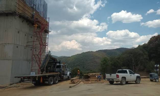 Harán voladura controlada sobre la carretera Pachuca-Huejutla