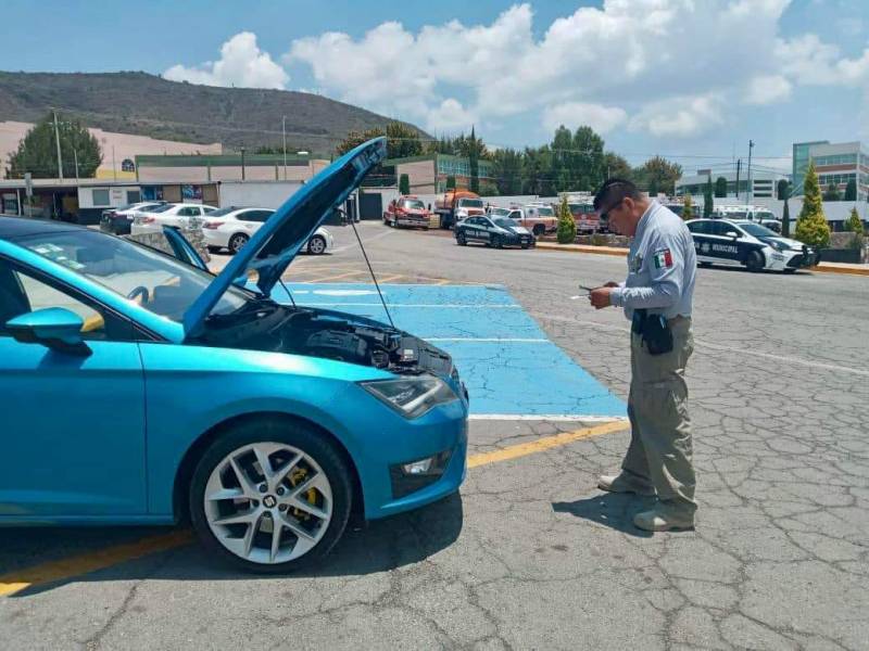 Policía de Pachuca ayuda en compra-venta de automóviles de forma segura