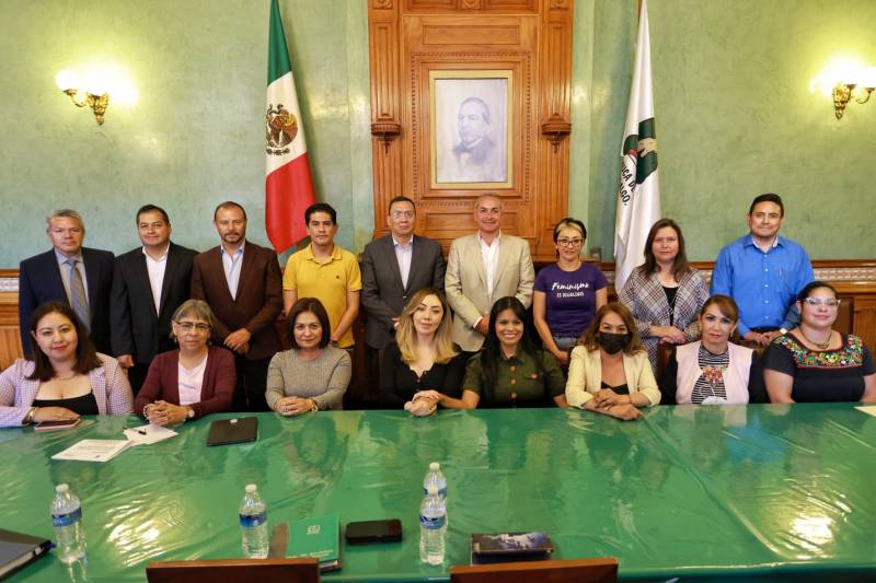 Pachuca alista convenio en favor de las mujeres