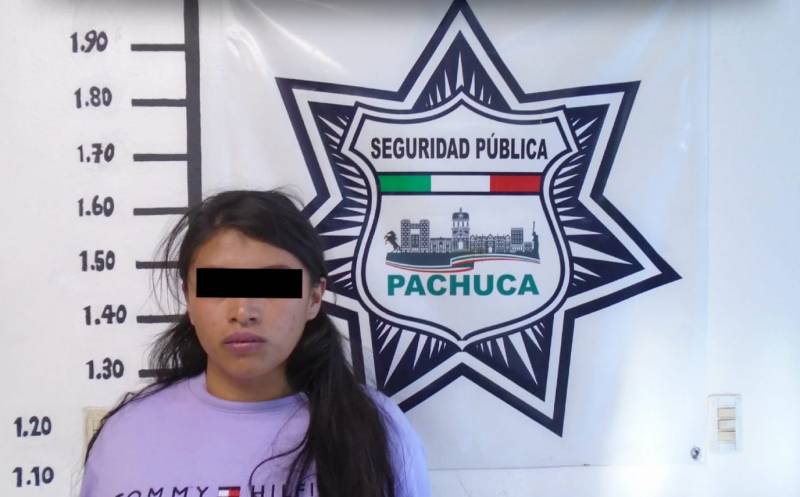 Policía de Pachuca detiene a una mujer por presunto robo