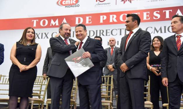 Menchaca tomó protesta a integrantes del Comité Directivo del CMIC