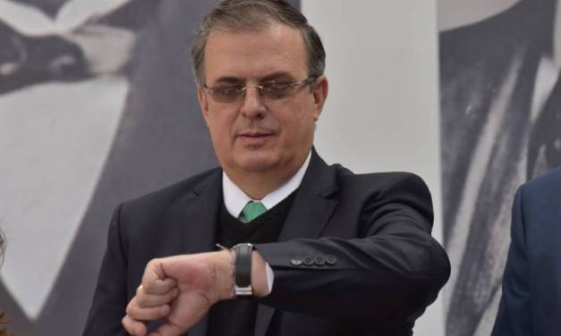 Ebrard madruga a las ‘corcholatas’: deja la SRE y quiere candidatura