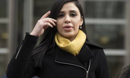 Emma Coronel, esposa de ‘El Chapo’, sale de prisión