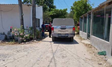 Familia muere al interior de su auto en Tabasco