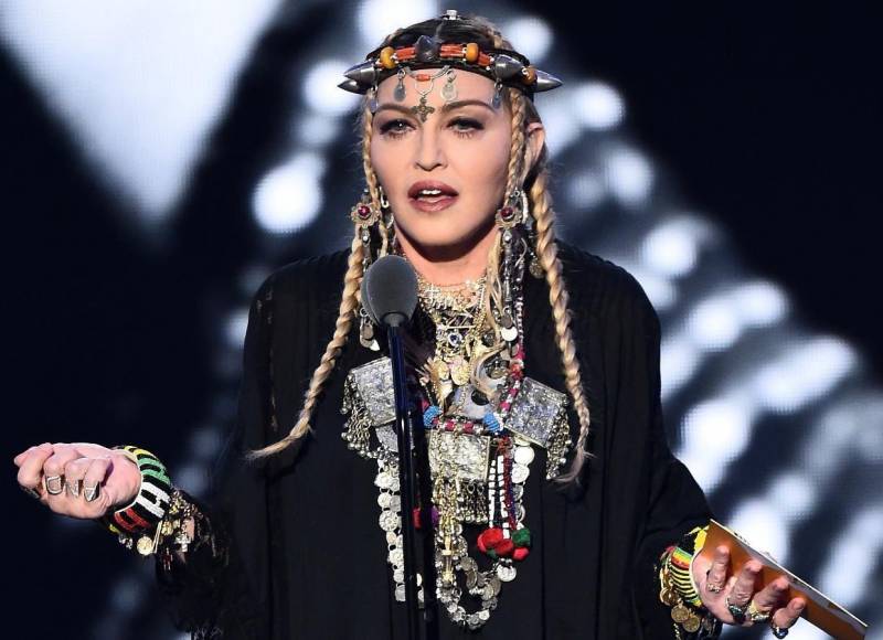 Madonna fue intubada y se encuentra hospitalizada