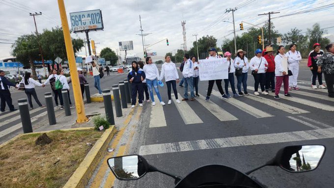 Caos vial en la México-Pachuca por bloqueo de maestros