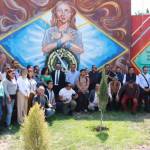 Periodistas realizan guardia de honor en mural alusivo a la libertad de expresión