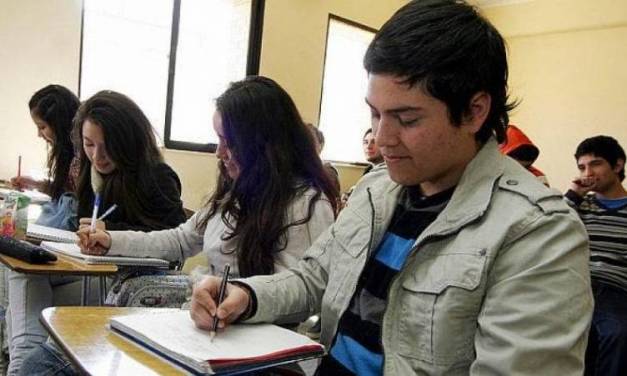 Diputados aprueban que la educación universitaria sea obligatoria y gratuita