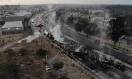 Choque múltiple genera fuerte incendio en la México-Querétaro