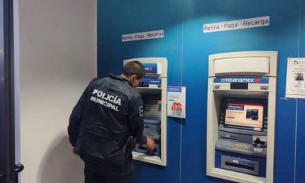 Policía de Pachuca detecta trampa en cajero automático