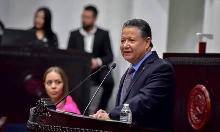 Menchaca envía paquete de iniciativas anticorrupción al Congreso de Hidalgo