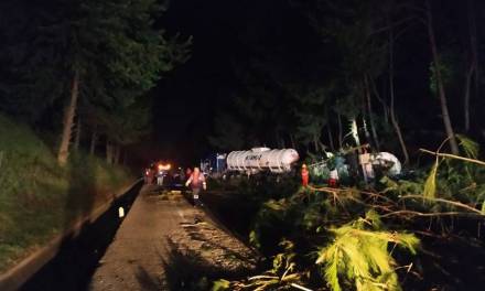 Reportan dos volcaduras sobre la México-Tuxpan