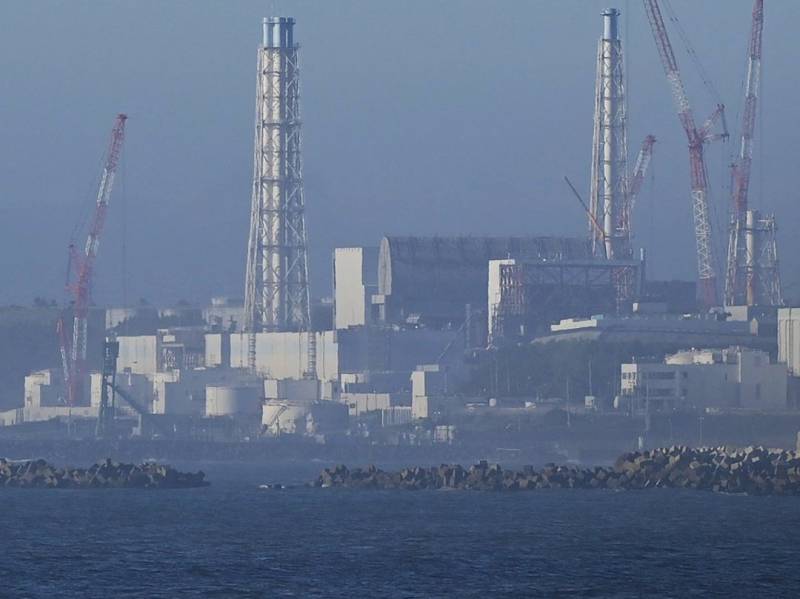 Japón tira al océano aguas residuales radiactivas