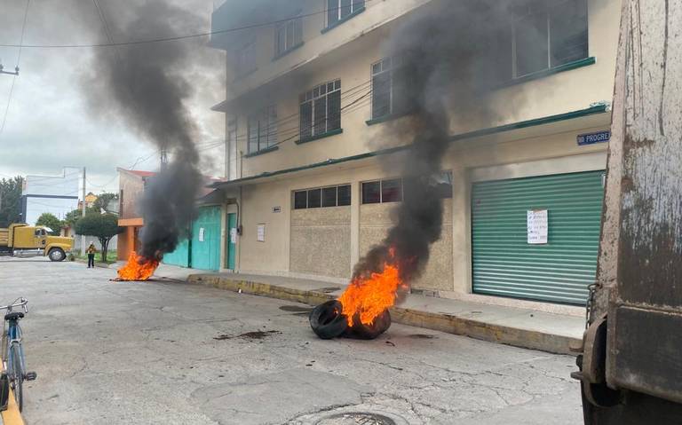 Protestas en Tizayuca por cierre de puesto de barbacoa