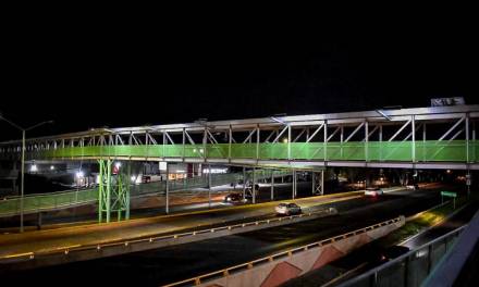 Ponen en marcha la iluminación de 15 puentes peatonales del Tuzobús
