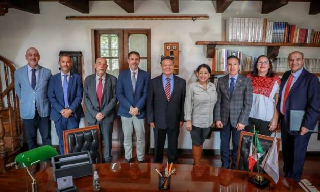 Menchaca se reúne con el embajador de España en México