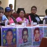 Ayotzinapa pide a AMLO que no encubra al Ejército