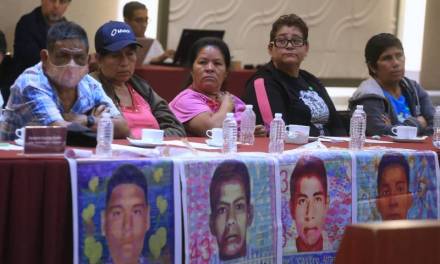 Ayotzinapa pide a AMLO que no encubra al Ejército
